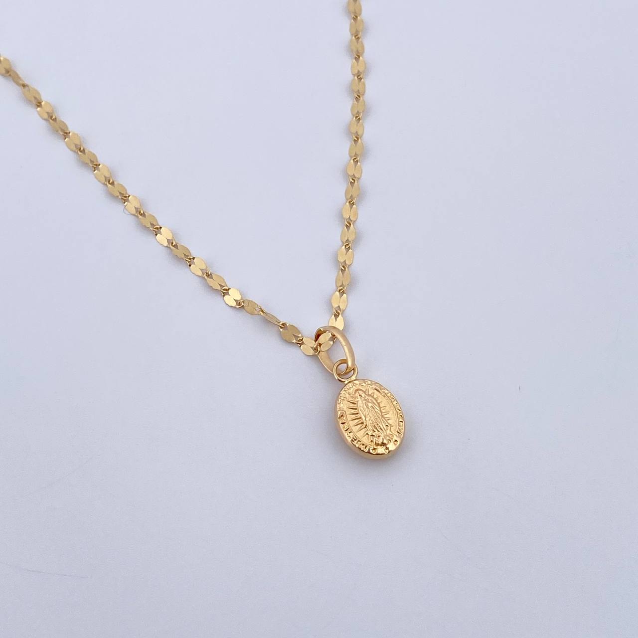 Set Cadena Flor Espejo 1.1gr / 45cm / 1.5mm + Dije Virgen Guadalupe 0.4gr / 1.5cm Troquelado Oro Amarillo 18K (Oferta) &