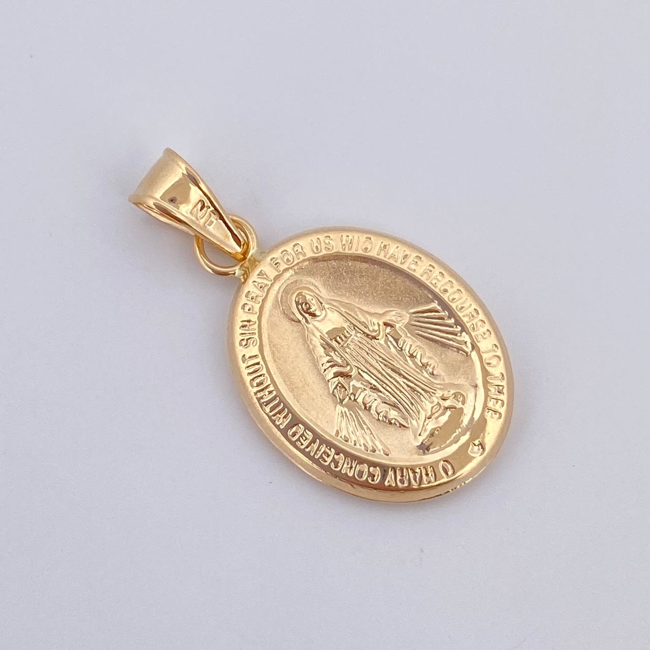 Pendant 1gr / 2.5cm / 18K Gold $