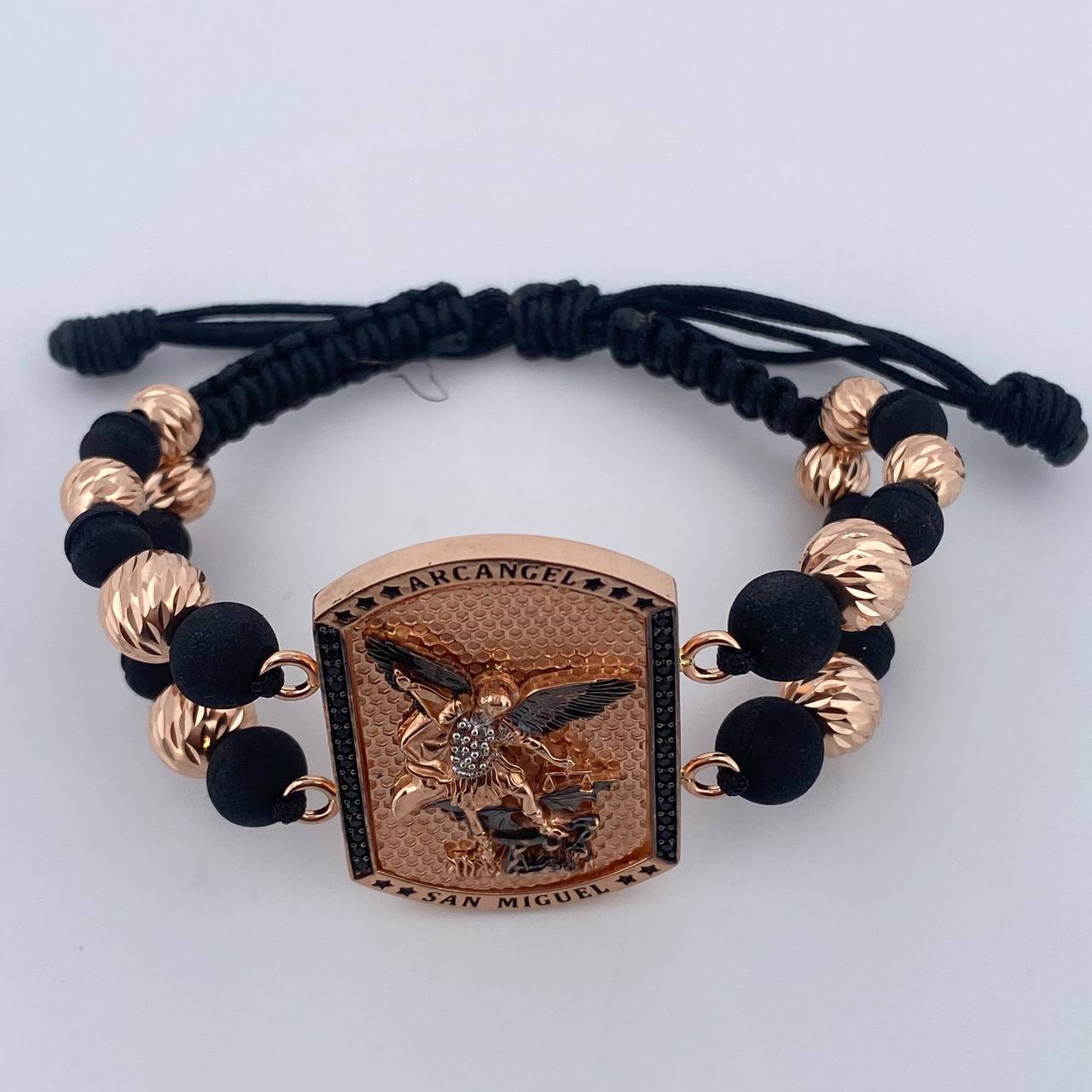 Pulsera Negra San Miguel Arcangel 14.6gr / Oro 18K $
