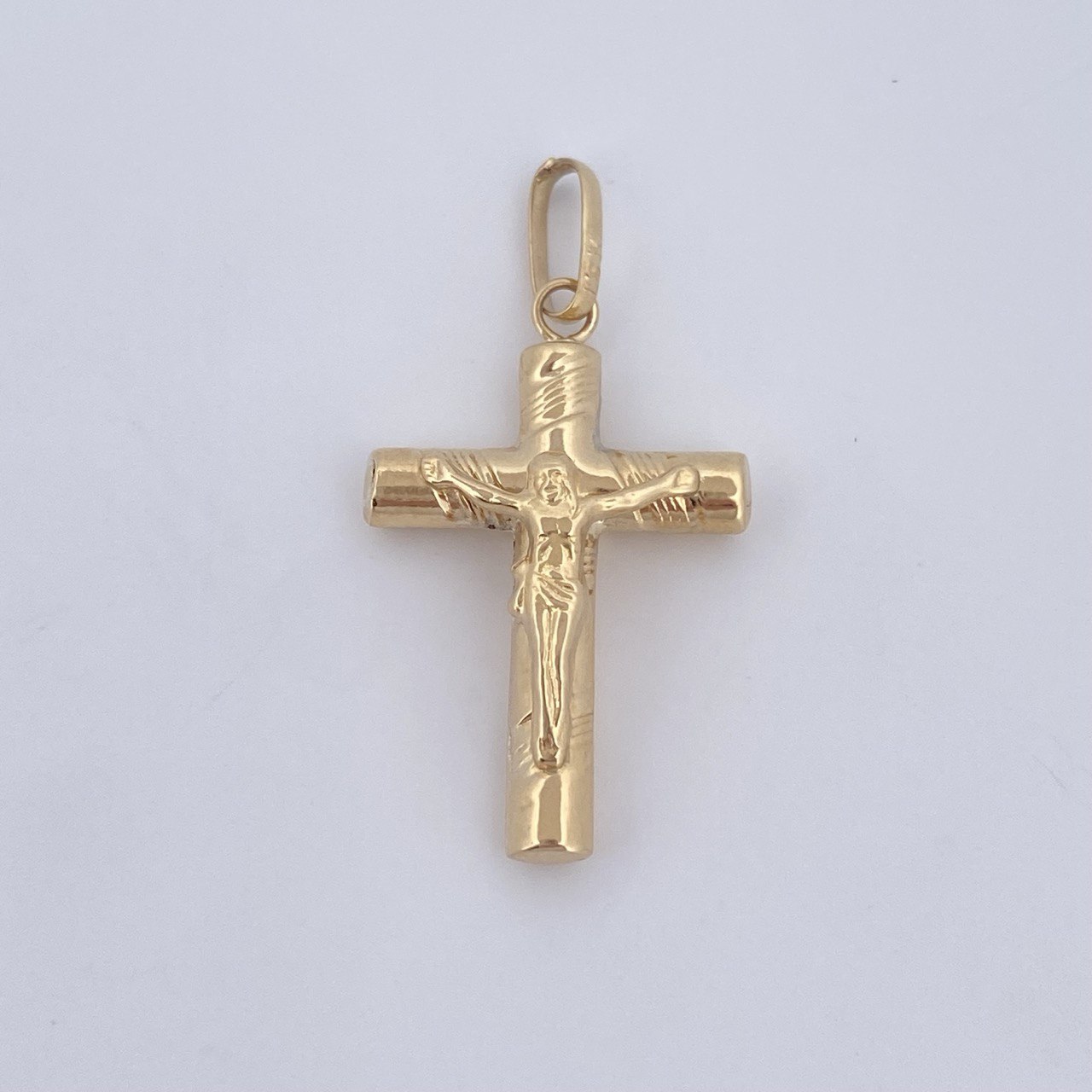 Cruz Cristo 1.25gr / 3cm / Oro 18K $