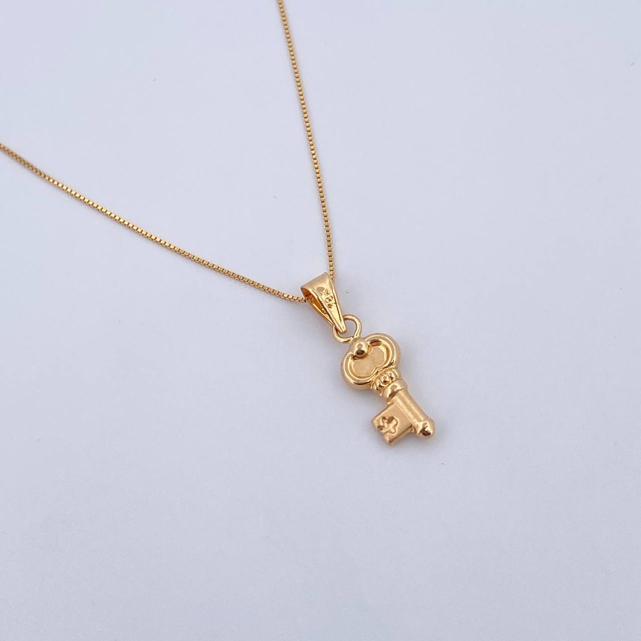 Set Venetian Chain 1.1gr / 45cm / 0.5mm + Pendant 0.5gr / 2cm Stamped 18K Yellow Gold (Offer) &