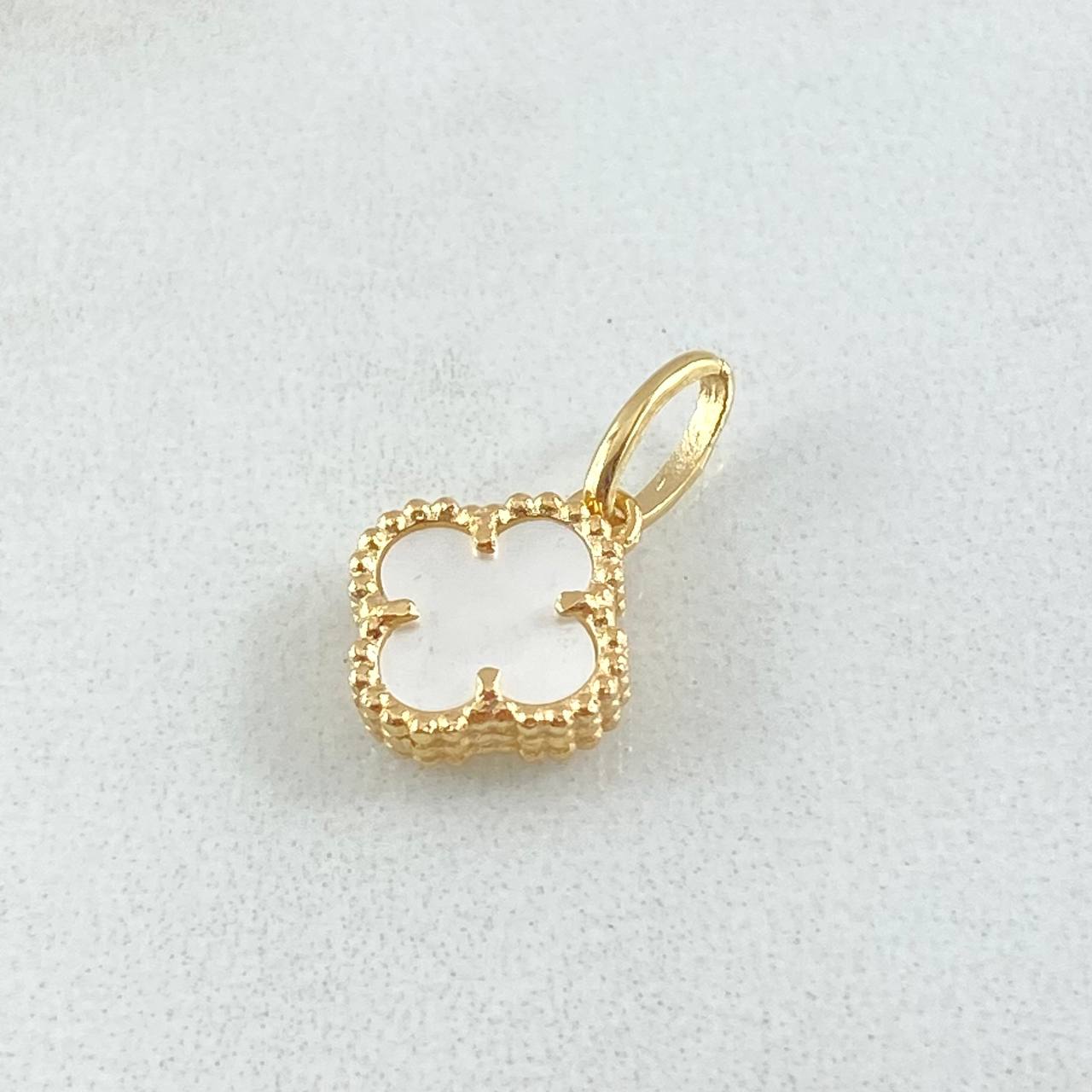 Pendant Clover 0.95gr / 1.5cm (0.6in) / 18K Special Natural Gold ©