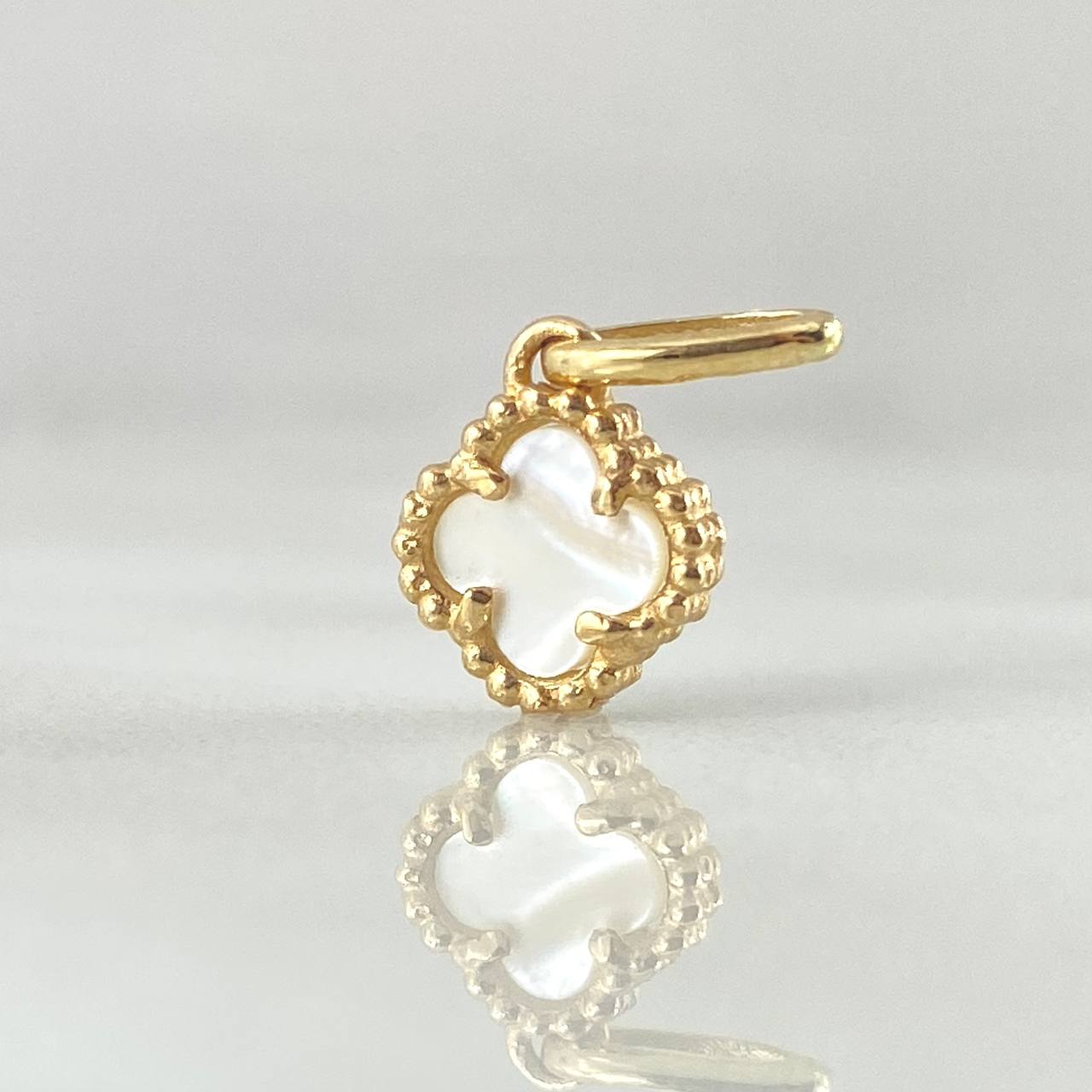 Pendant Clover 0.95gr / 1.5cm (0.6in) / Nac.Esp. 18K Gold