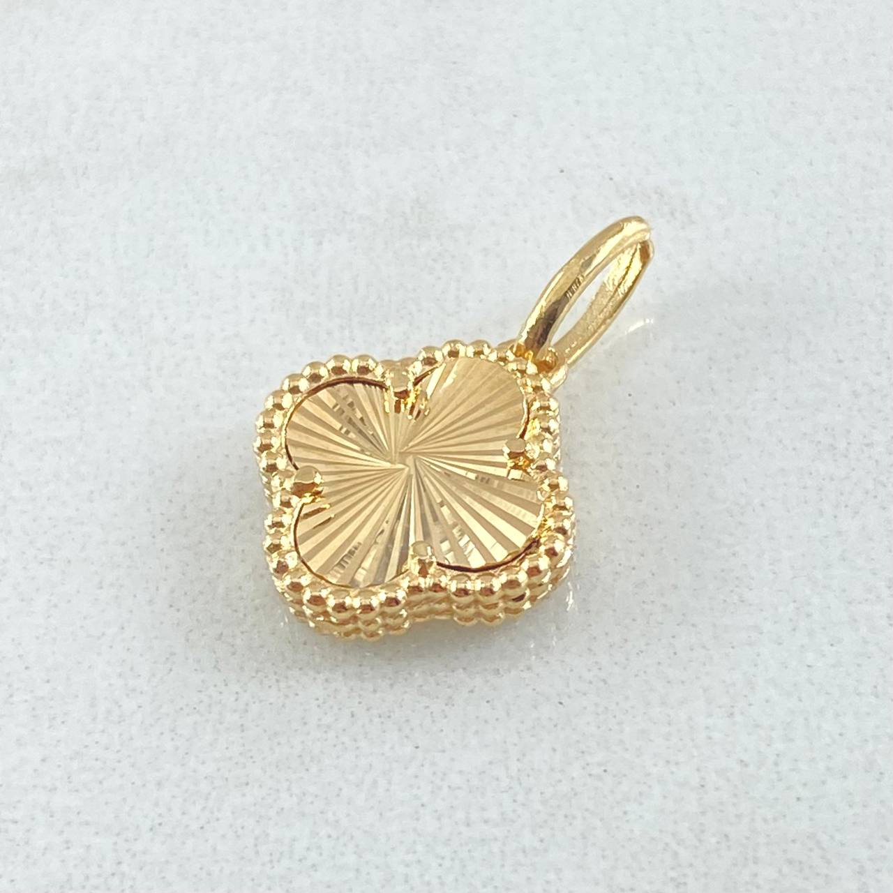 Pendant Clover 1.85gr / 2cm (0.8in) / 18K Spanish Natural Gold ©