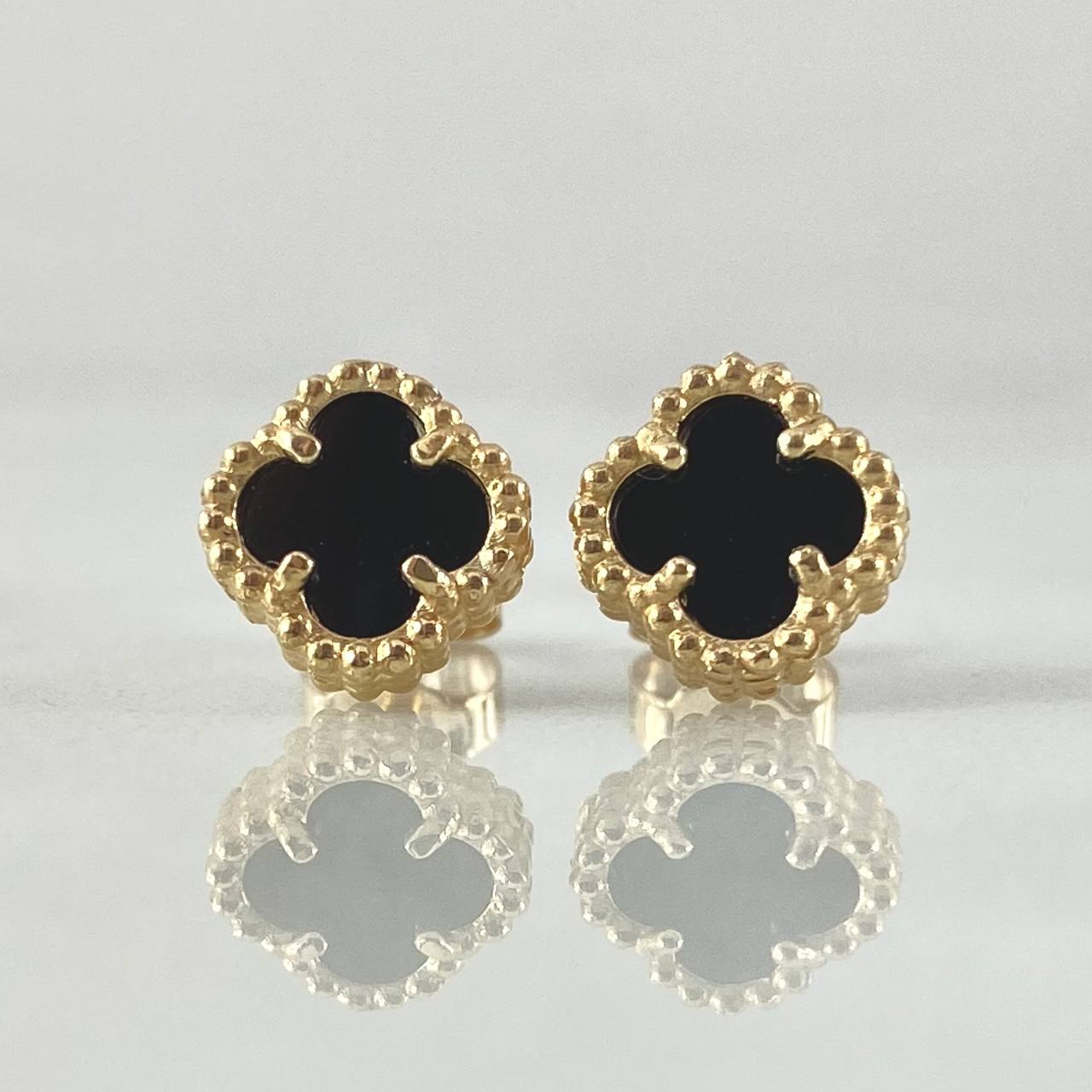 Stud Earrings Clover 2gr / Special Pearl 18K Gold -