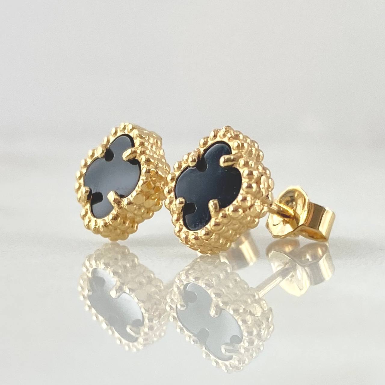 Stud Earrings Clover 2gr / Special Pearl 18K Gold -