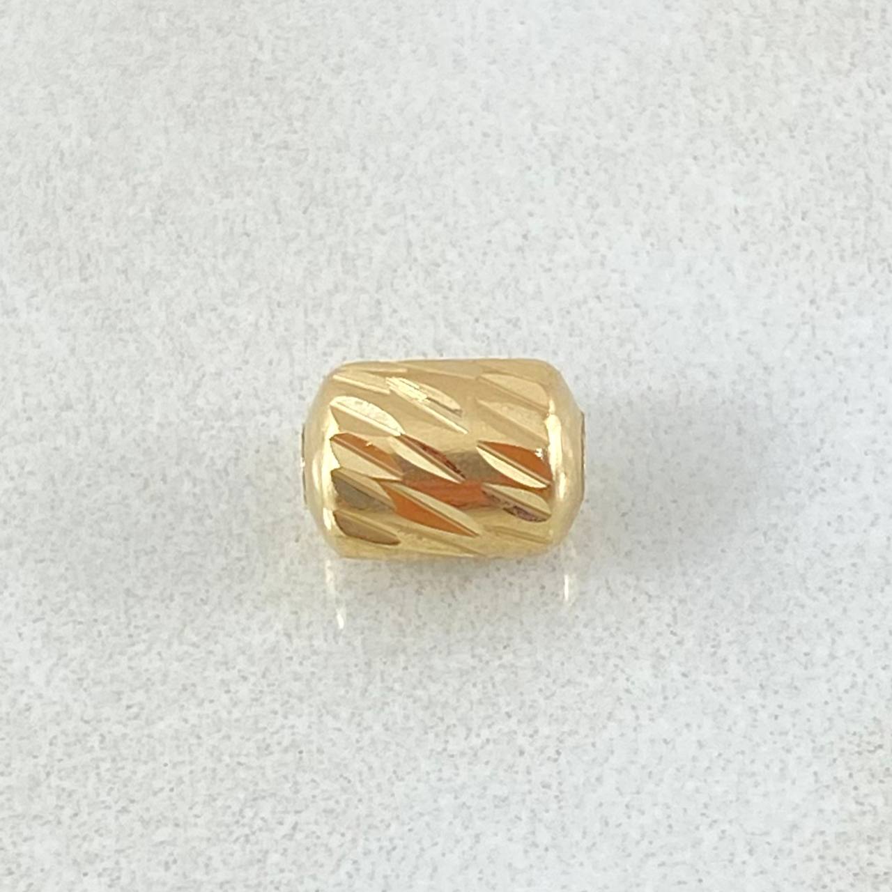 Charm Cylindrical Diamond Cut 0.25gr / 18K Gold ©
