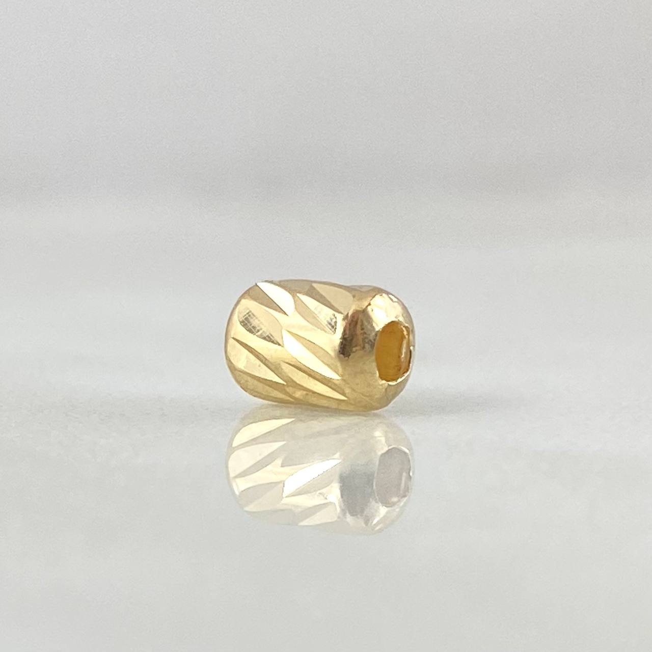Charm Cylindrical Diamond Cut 0.15gr / 18K Gold ©