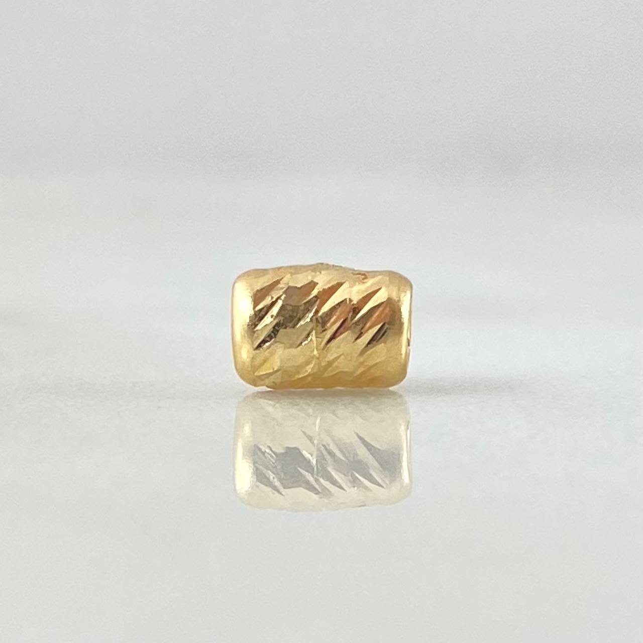 Charm Cylindrical Diamond Cut 0.15gr / 18K Gold ©