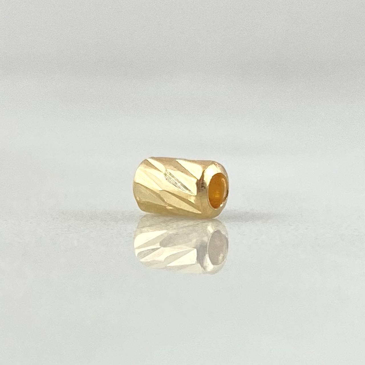 Charm Cylindrical Diamond Cut 0.1gr / 18K Gold ©