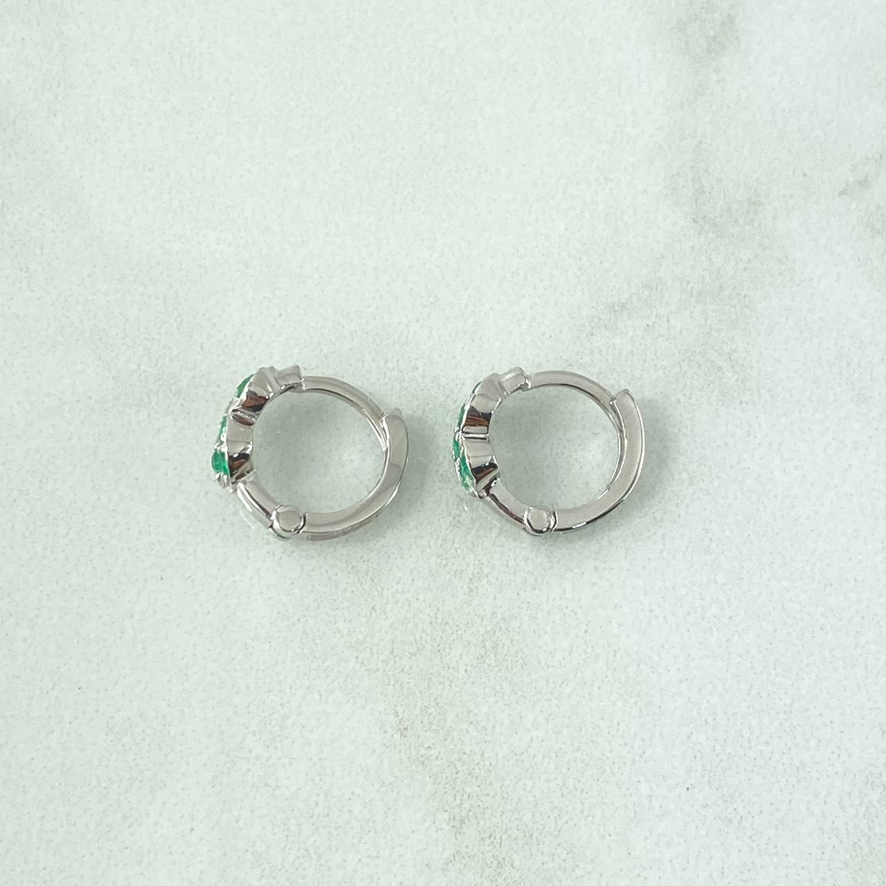 Candongas En Ocho 2.2gr / 1.2cm / Esmeraldas 25pts Oro Blanco 18K (Joya) ©