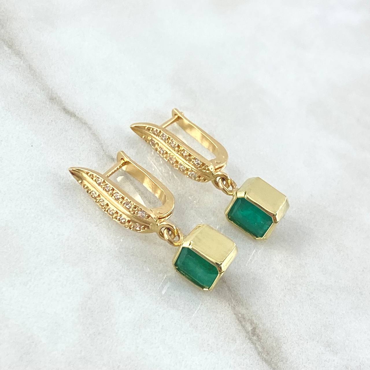 Candongas Cubo Colgante 6.3gr / 3cm / Esmeraldas 1.82 Qts Oro Amarillo 18K (Joya) ©