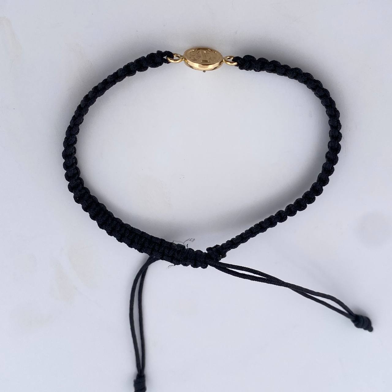 Pulsera Negra Letra I 0.4gr / Oro Amarillo 18K &