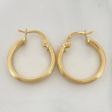 Winter Hoop Earrings 1.8 g / 3/4 in 18K Yellow Gold