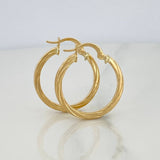 Osiris Hoop Earrings 1.65 g / 1 in 18K Yellow Gold