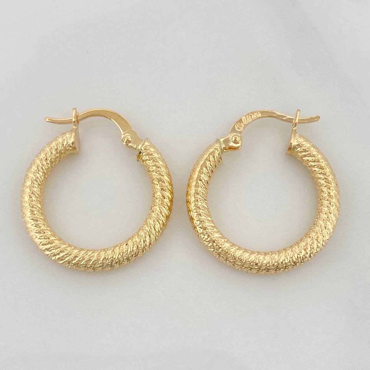 Niky Hoop Earrings 2 g / 3/4 in 18K Yellow Gold