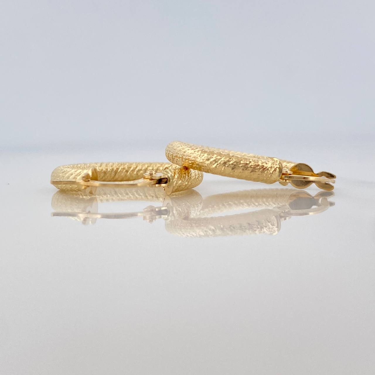 Niky Hoop Earrings 2 g / 3/4 in 18K Yellow Gold