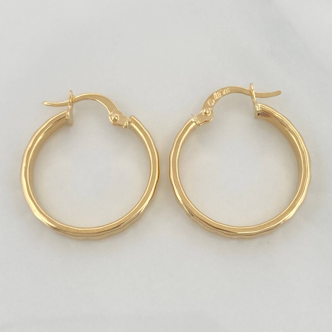 Somi Hoop Earrings 1.75 g / 3/4 in 18K Yellow Gold