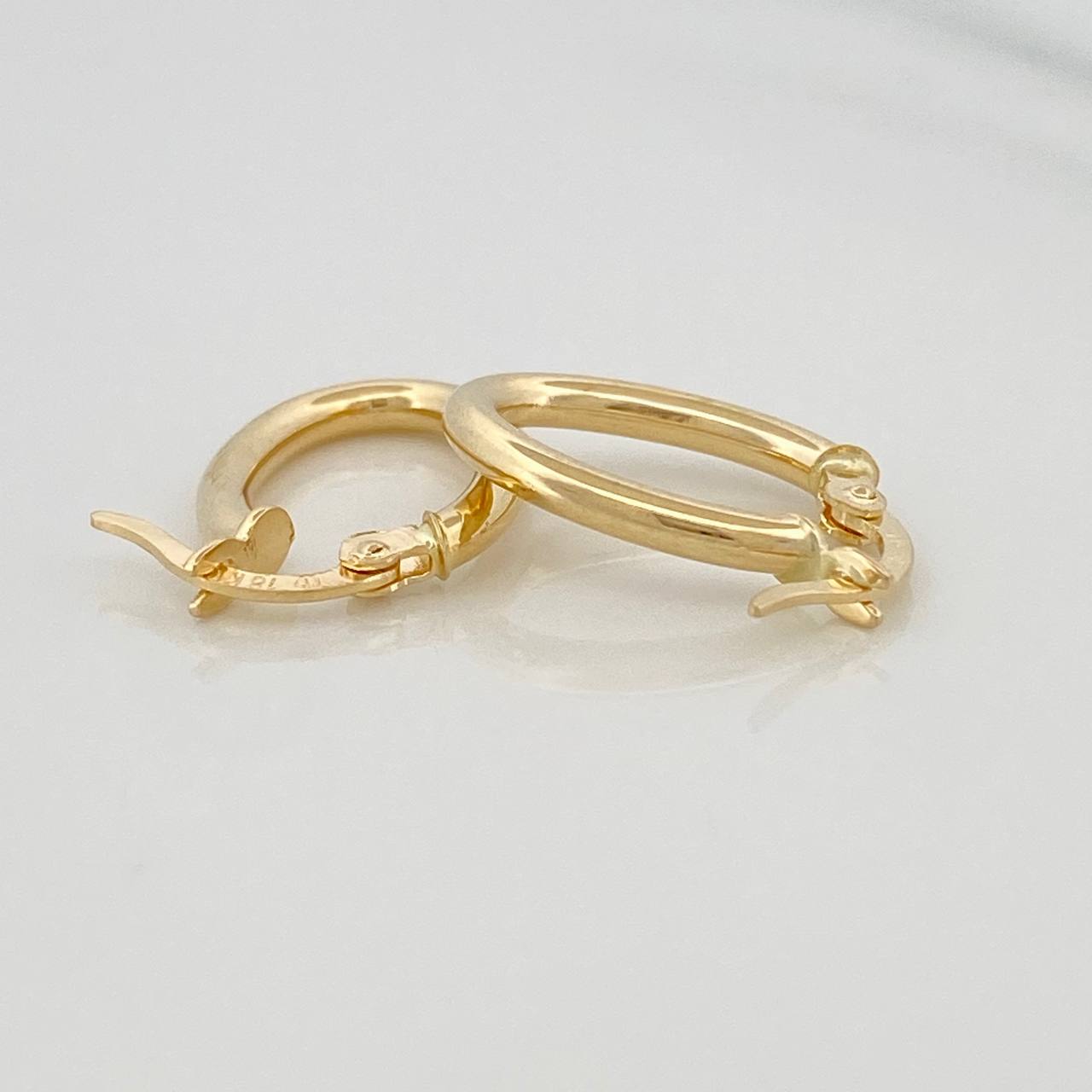 Jass Hoop Earrings 1.05 g / 1/2 in 18K Yellow Gold