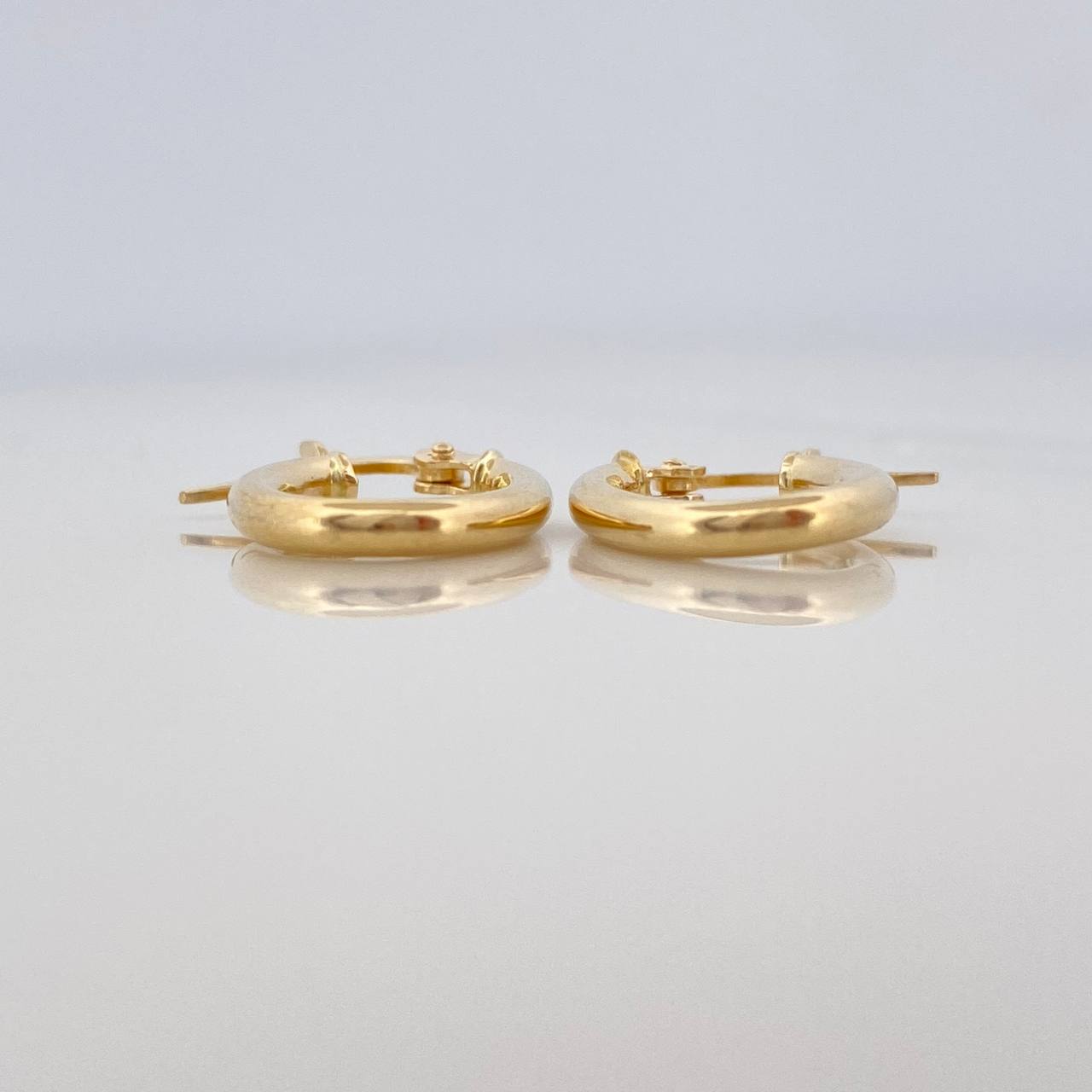 Jass Hoop Earrings 1.05 g / 1/2 in 18K Yellow Gold