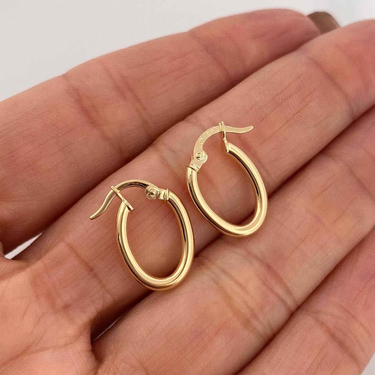 Jass Hoop Earrings 1.05 g / 1/2 in 18K Yellow Gold