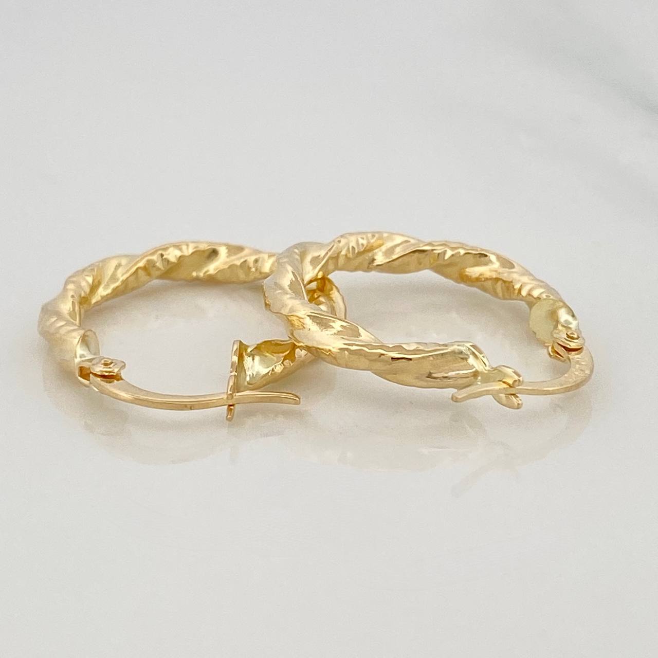 Jiah Hoop Earrings 1.85 g / 3/4 in 18K Yellow Gold
