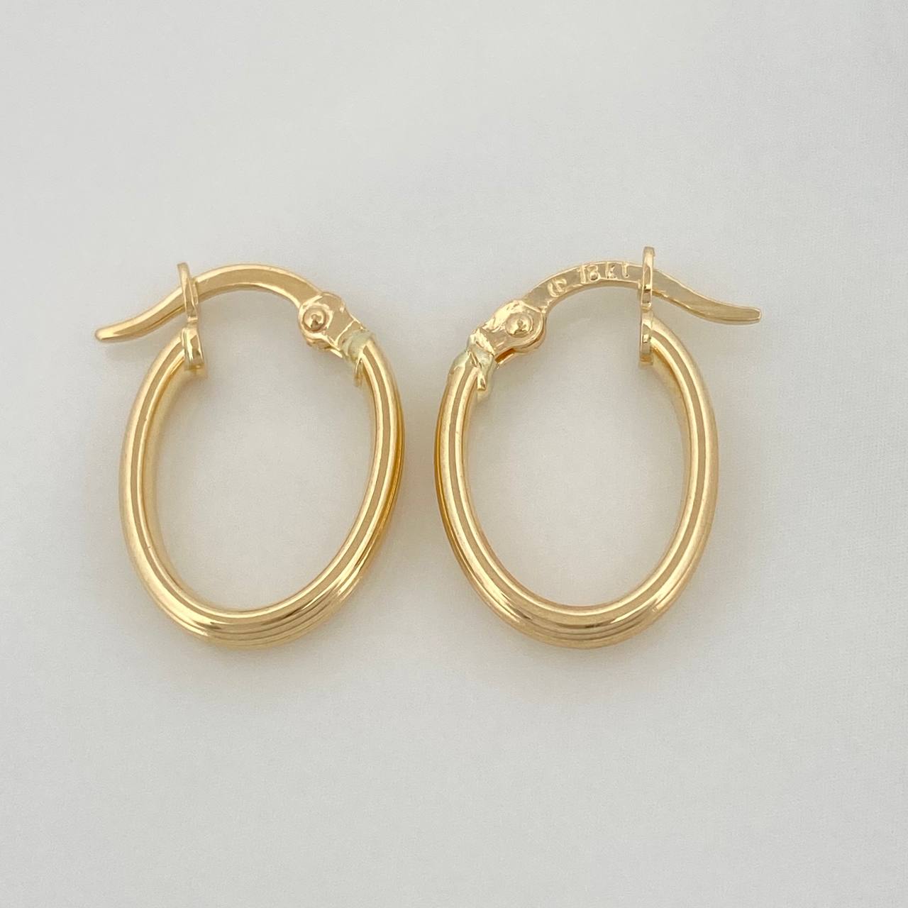 Juli Oval Hoop Earrings 1.1 g / 3/4 in 18K Yellow Gold