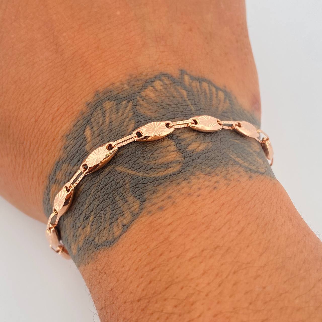 Diamond-Cut Link Bracelet 4.9gr / 8.5in / 18K Gold $