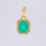 Three-Dimensional Square Frame Pendant Emerald 2.02 Qts Diamond 19Pts 3.05 g / 3/4 in 18K Yellow Gold