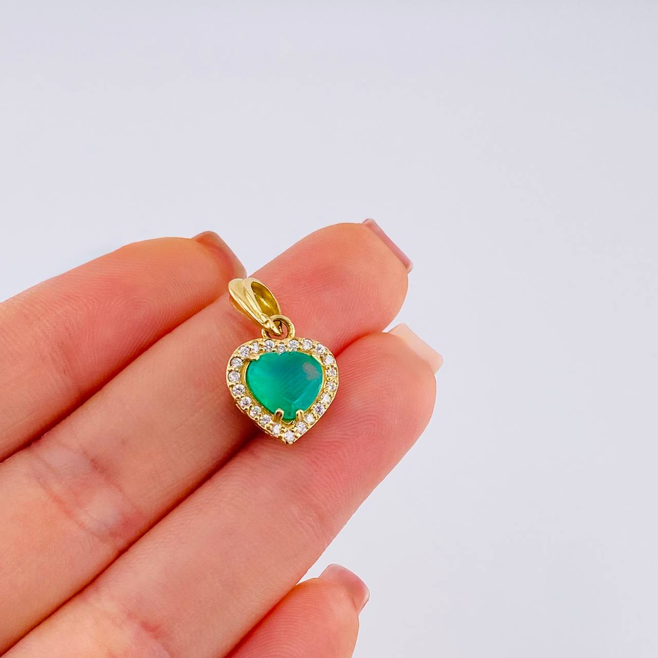 Dije Corazon Tupido Esmeralda 1,34 Qts Diamante 18Pts 3 g / 3/4 in Oro Amarillo 18K