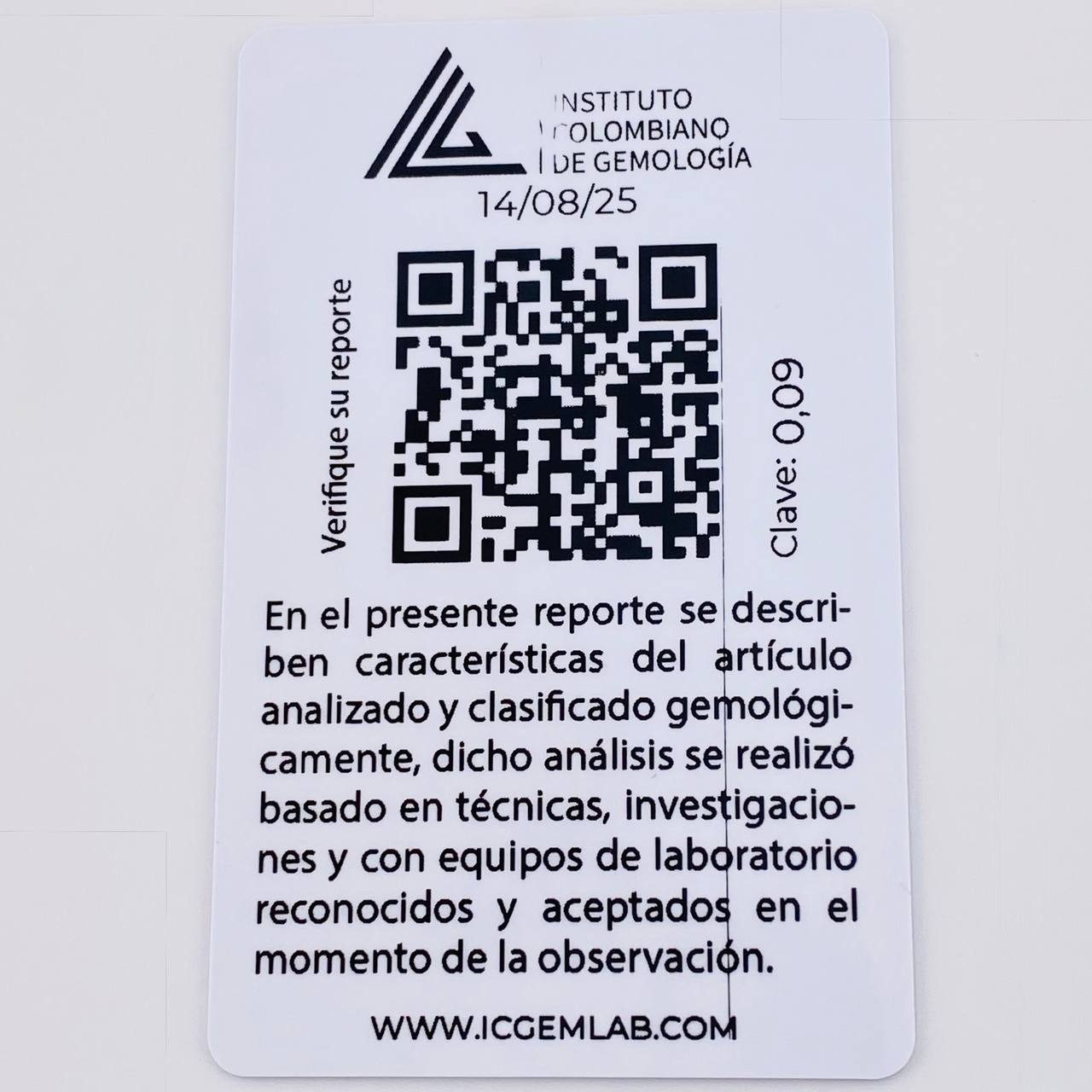 Dije Flor Esmeraldas 9Pts Diamante 9Pts 0.85 g / 1/2 in Oro Amarillo 18K