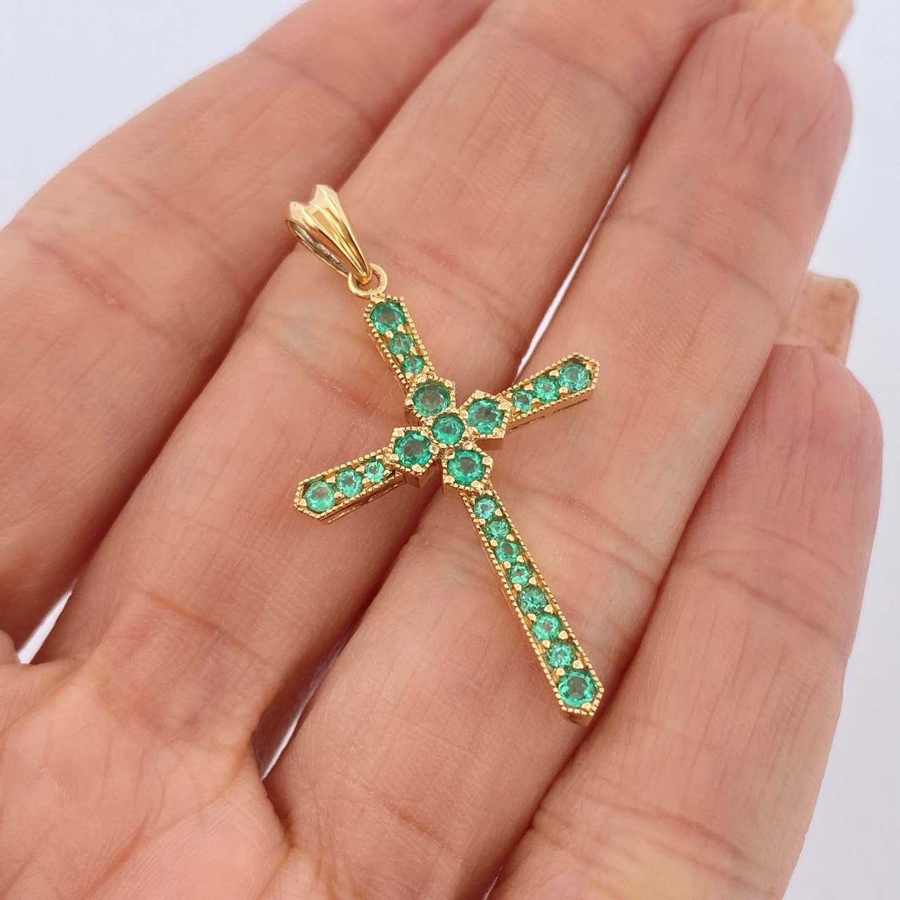 Pendant Cross Flower Emerald 3.05gr / 1.5in / 18K Gold +