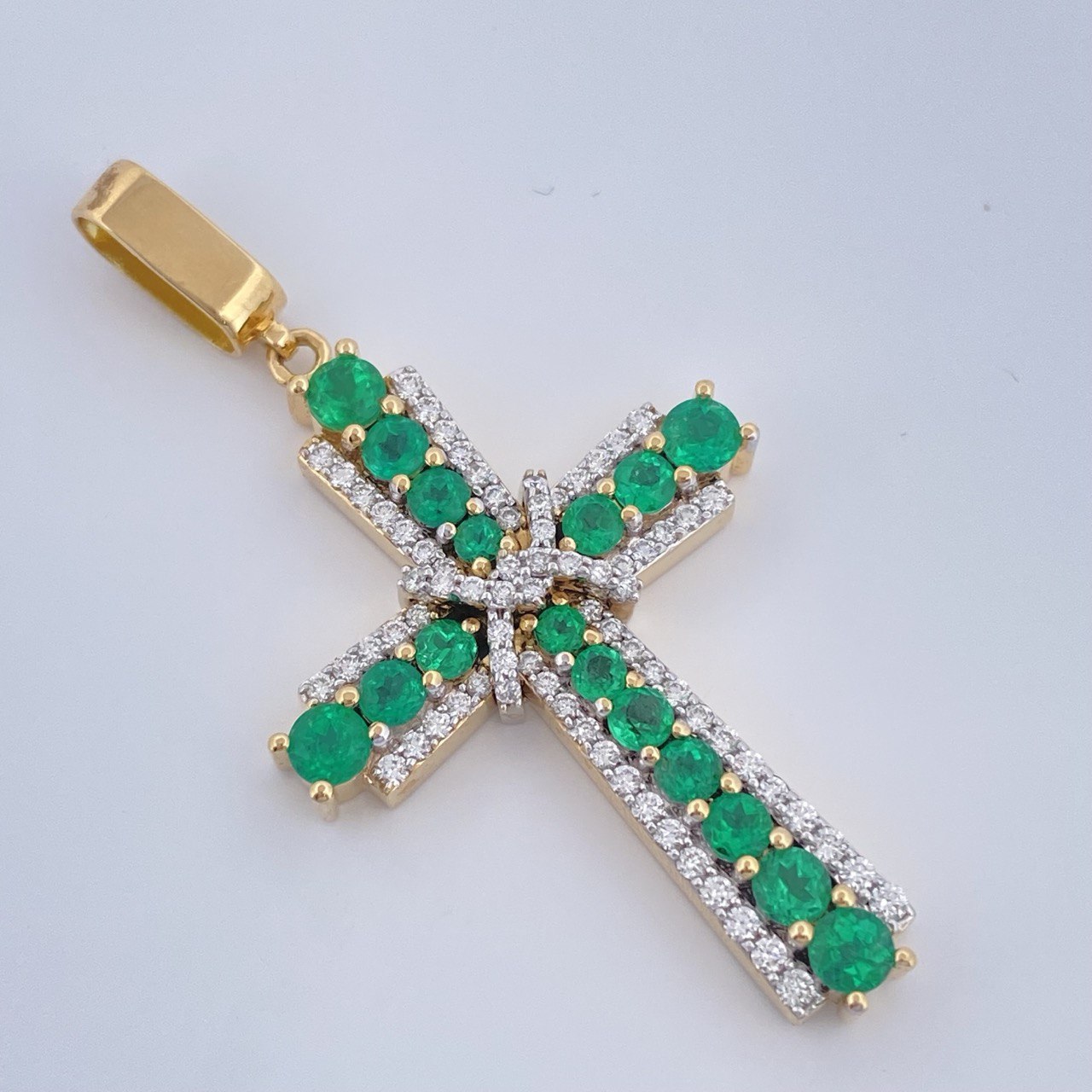 Pendant Cross Penitence Emerald 9gr / 1 3/4 in / Two Tone Yellow White 18K +