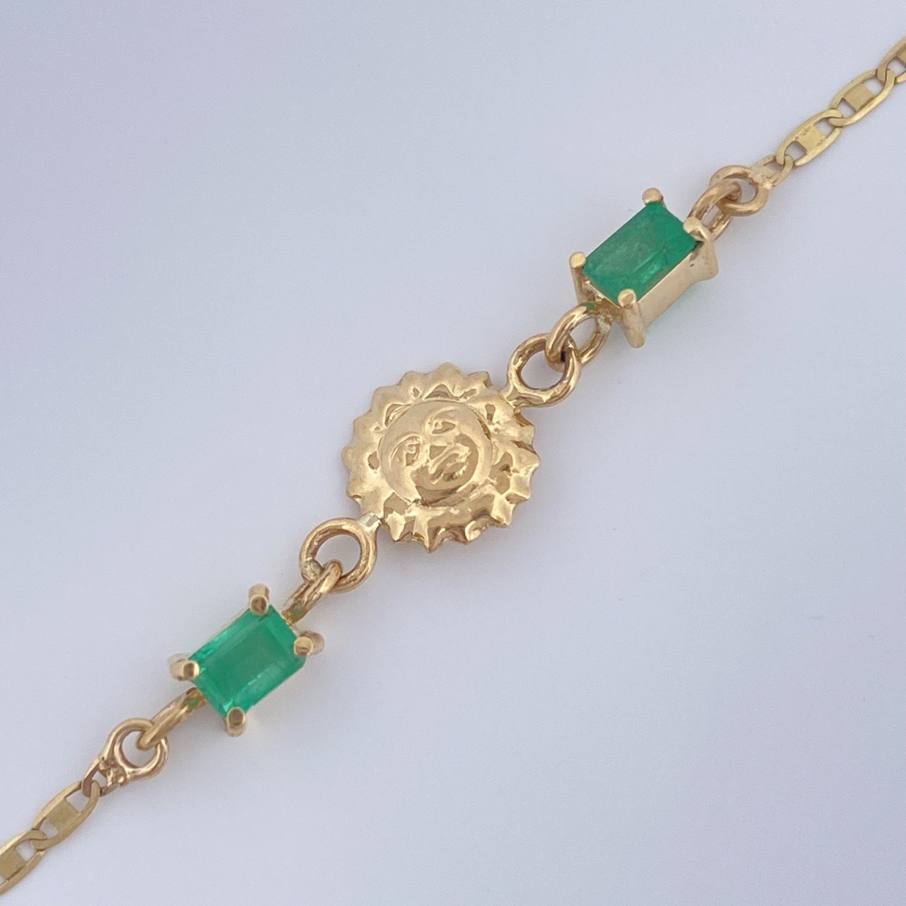 Pulso Escalera Plana Sol Esmeralda 1.35gr / 7 in / Oro Amarillo 18K %