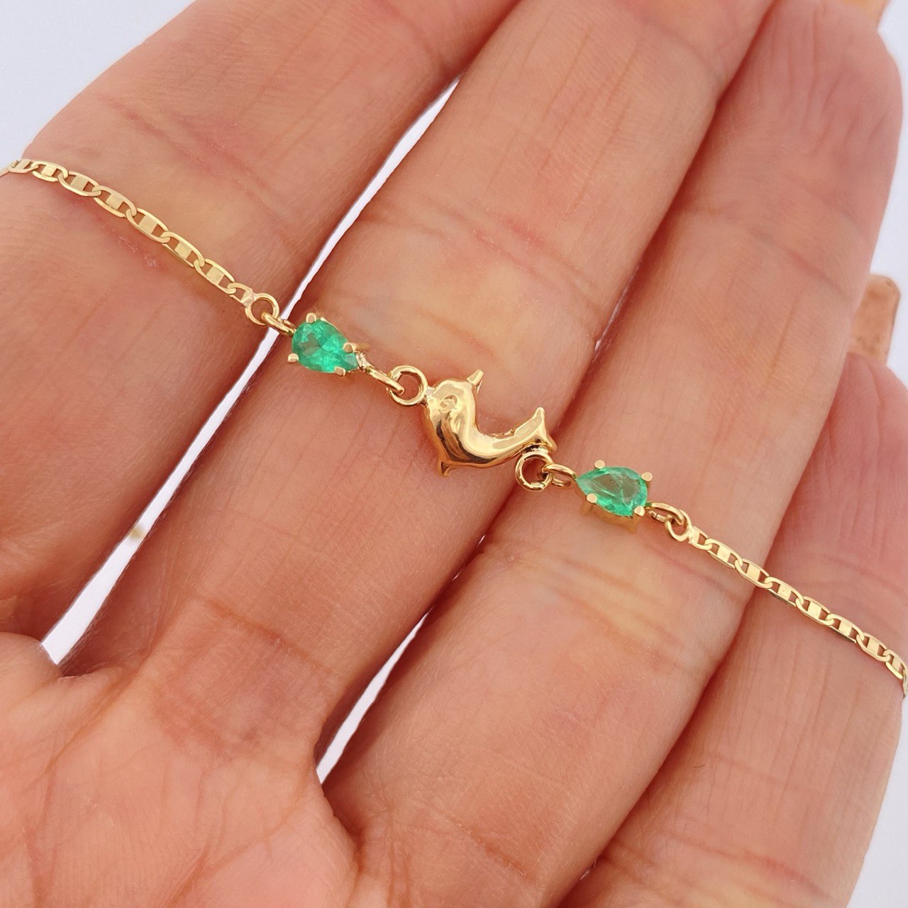 Pulso Escalera Plana Delfin Esmeralda 1.35gr / 7 in / Oro Amarillo 18K %