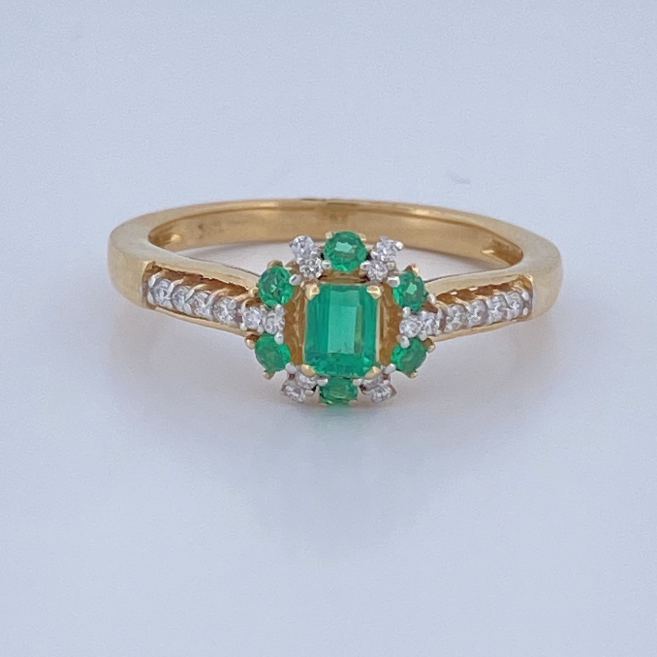Halo Churumbela Emerald Ring 3.05gr / Size 7 1/4 18K Gold +0$