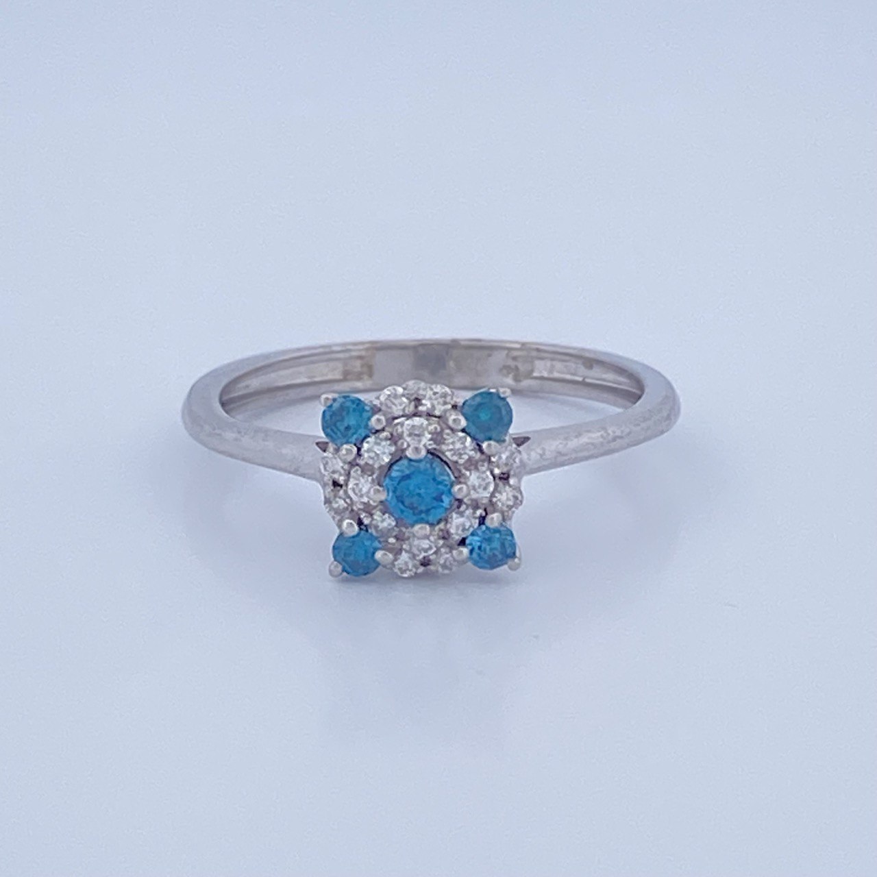 Snowflake Diamond Ring 2.2g / Size 6 1/4 / 18K White Gold %