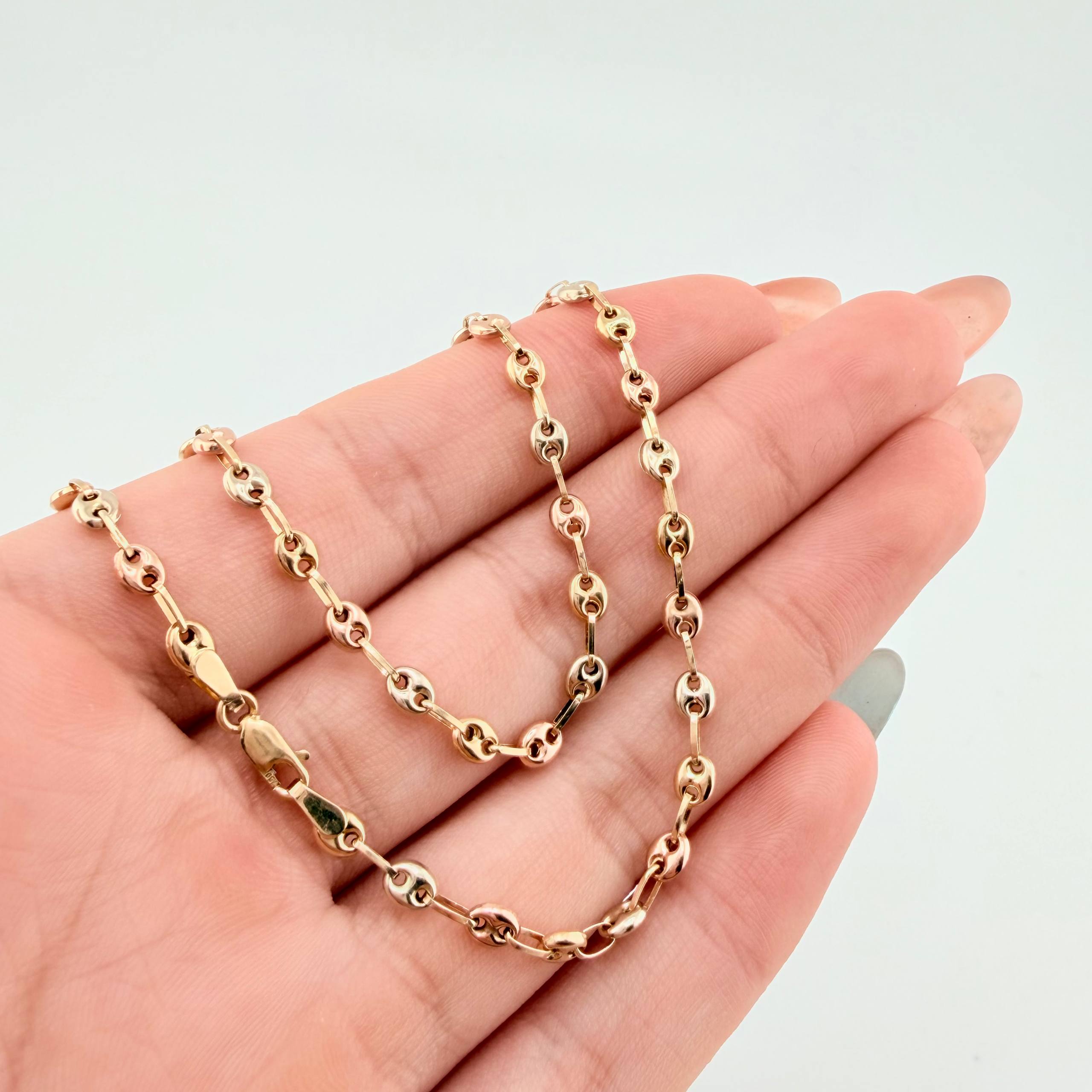 Cadena Gucci 5gr / 18 in / 3.7mm Tres Oros 18K ©
