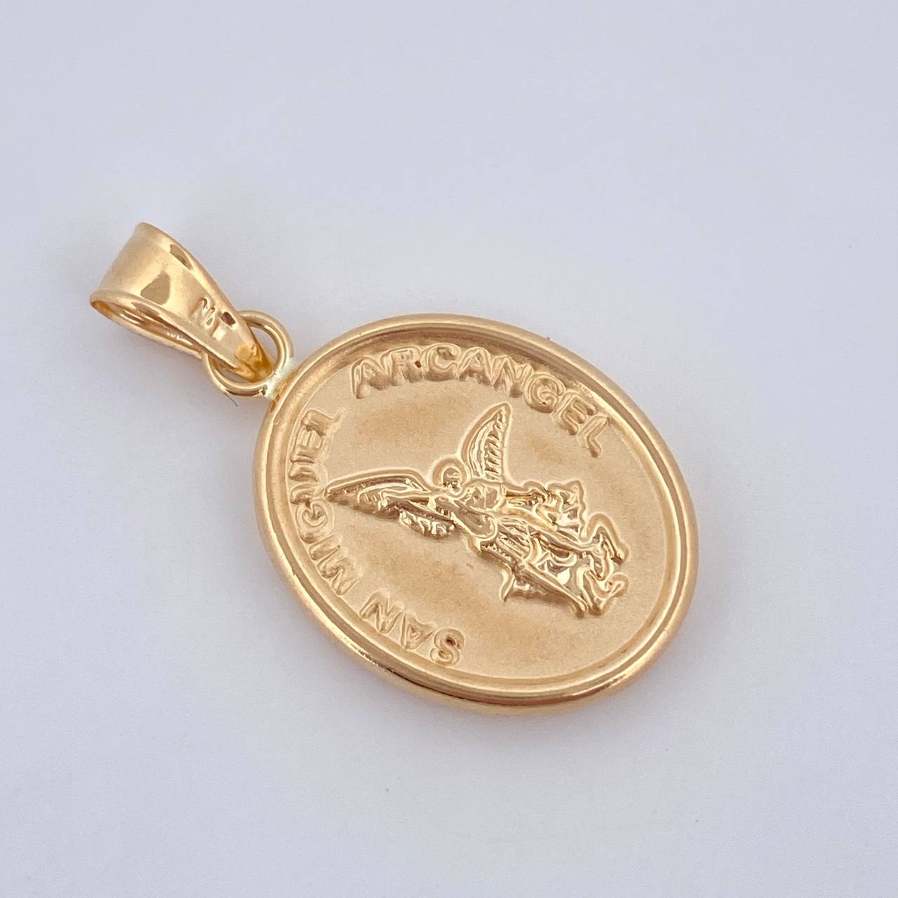 Dije San Miguel Arcangel 1.7gr / 3cm / Oro 18K $