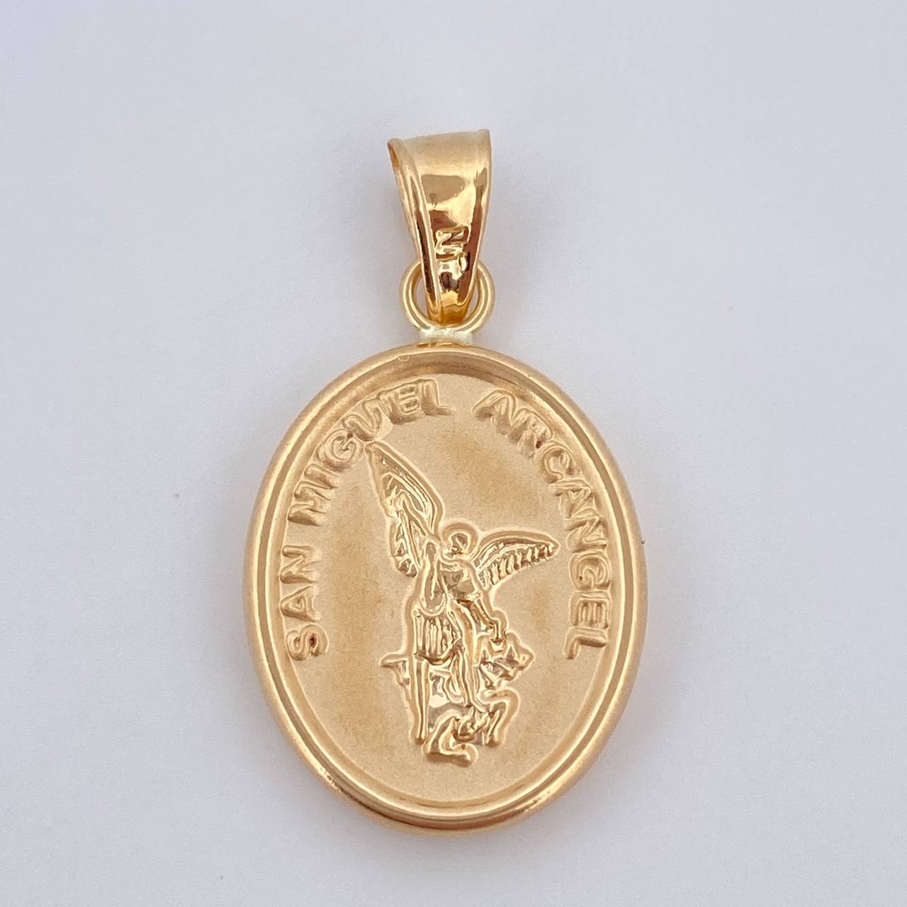 Dije San Miguel Arcangel 1.7gr / 3cm / Oro 18K $