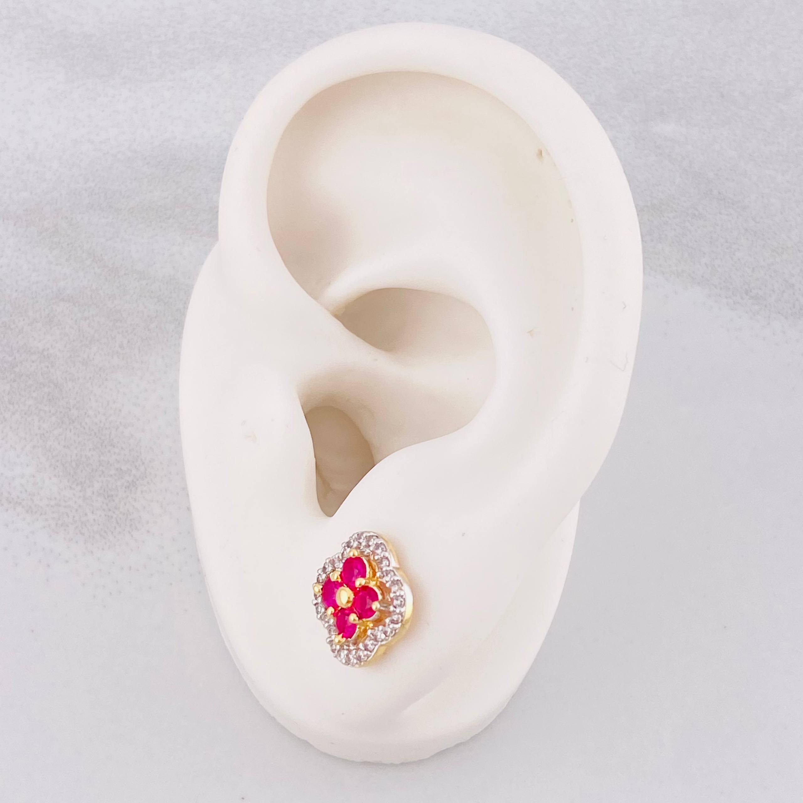 Stud Earrings Clover 2.5g / in / 9.7mm Yellow Gold 18K