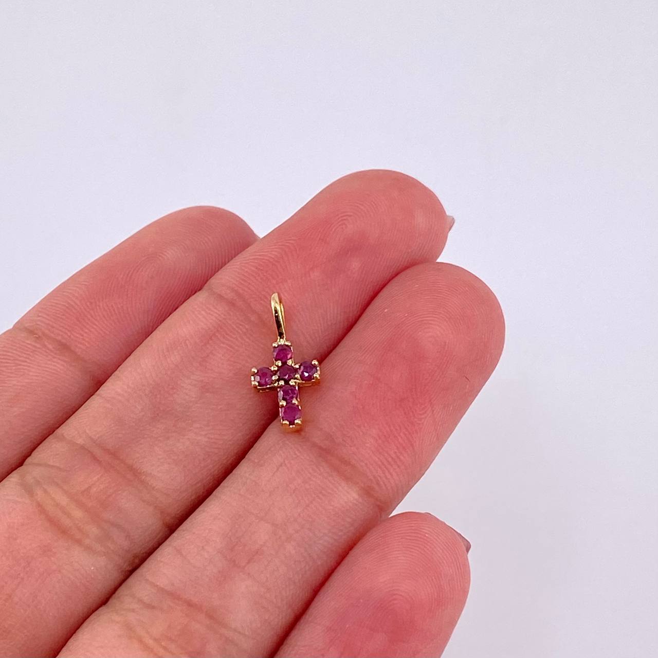 Pendant Cross Rubies 30pts 0.45g / 1/2 in Yellow Gold 18K