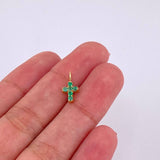 Pendant Cross Emeralds 12pts 0.4g / 1/2 in 18K Yellow Gold