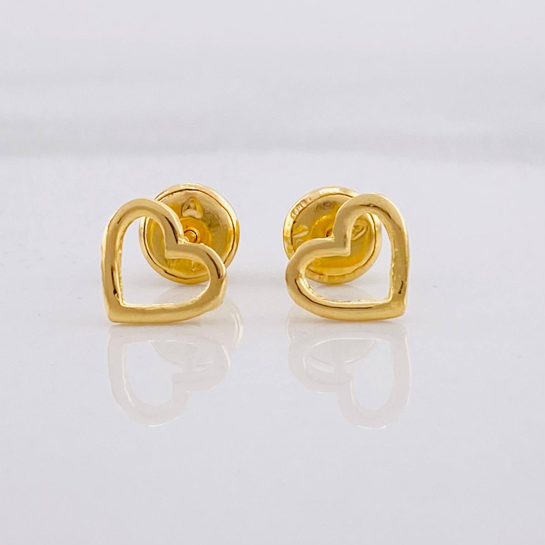 Heart Silhouette Stud Earrings 0.65g / in / 6.35mm 18K Yellow Gold