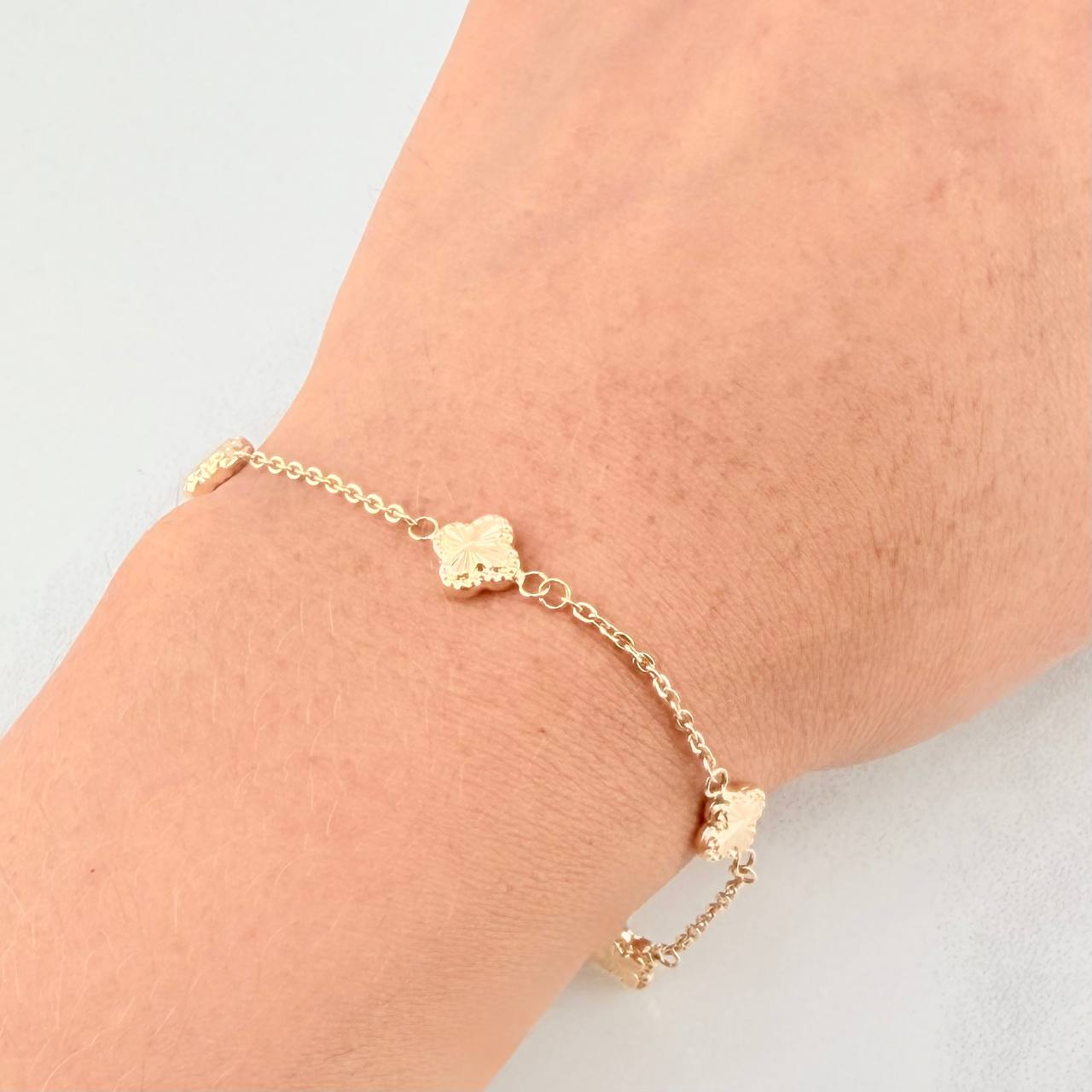 Pulso Aro Seguido Trébol Diamantado 2.6g / 7 1/4 in / 1.55mm Oro Amarillo 18K