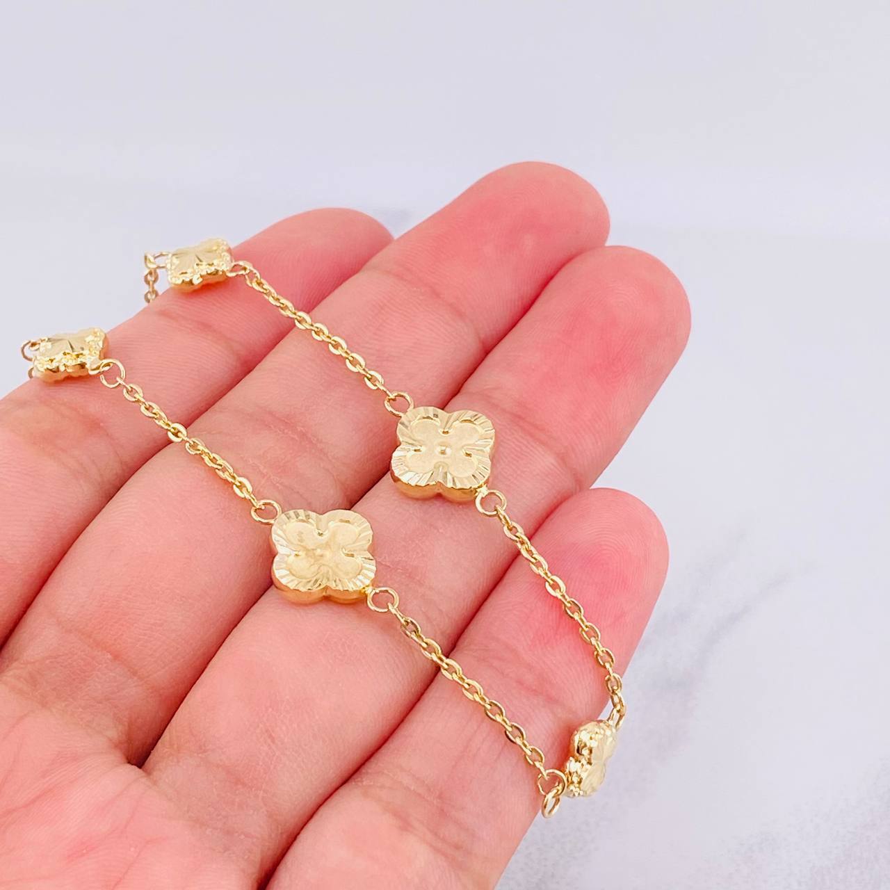 Pulso Aro Seguido Trébol Diamantado 3.2g / 7 in / 1.55mm Oro Amarillo 18K
