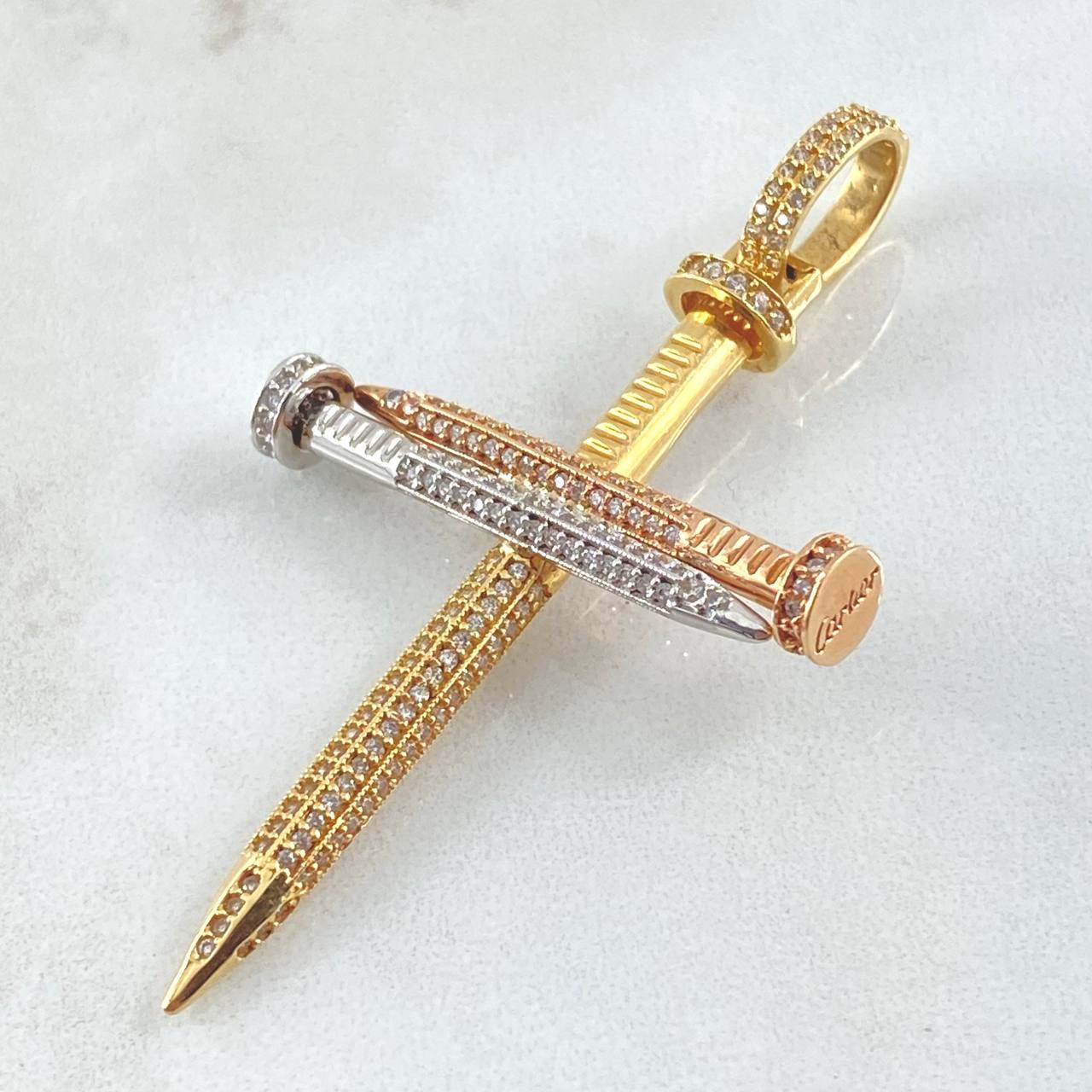 Pendant Nail Cross 8.4gr / 6.3cm (2.5in) / 18K Gold ©