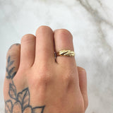 Parallel Waves Ring 1.75gr / Size 7 1/2 / 18K Gold