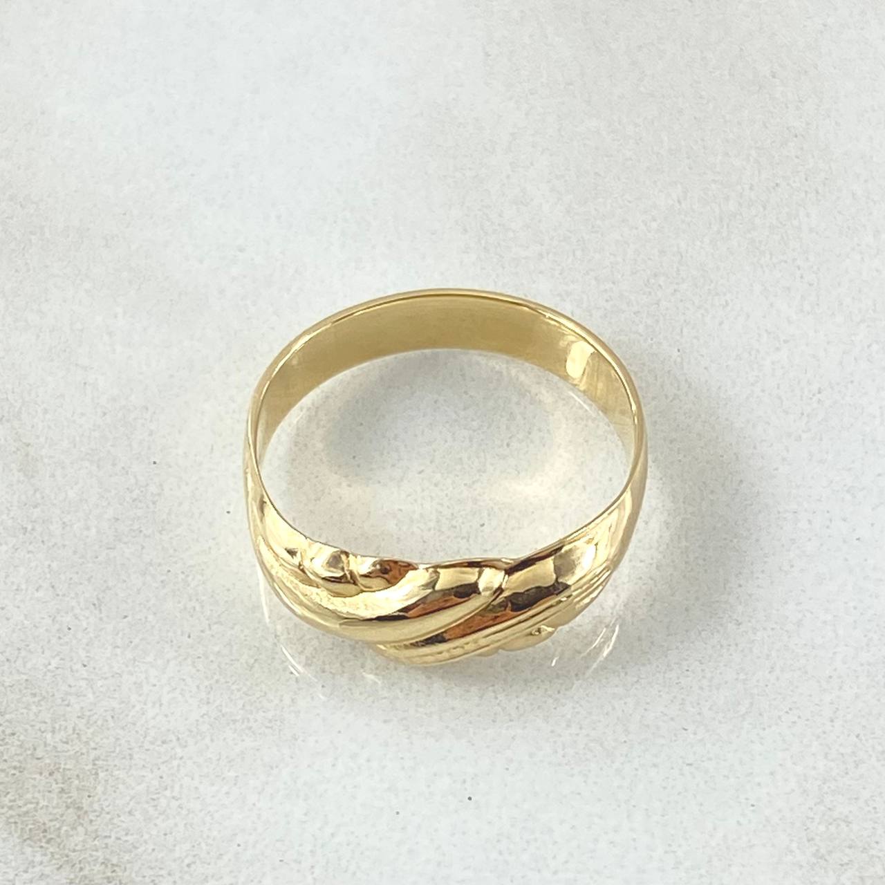 Parallel Waves Ring 1.75gr / Size 7 1/2 / 18K Gold