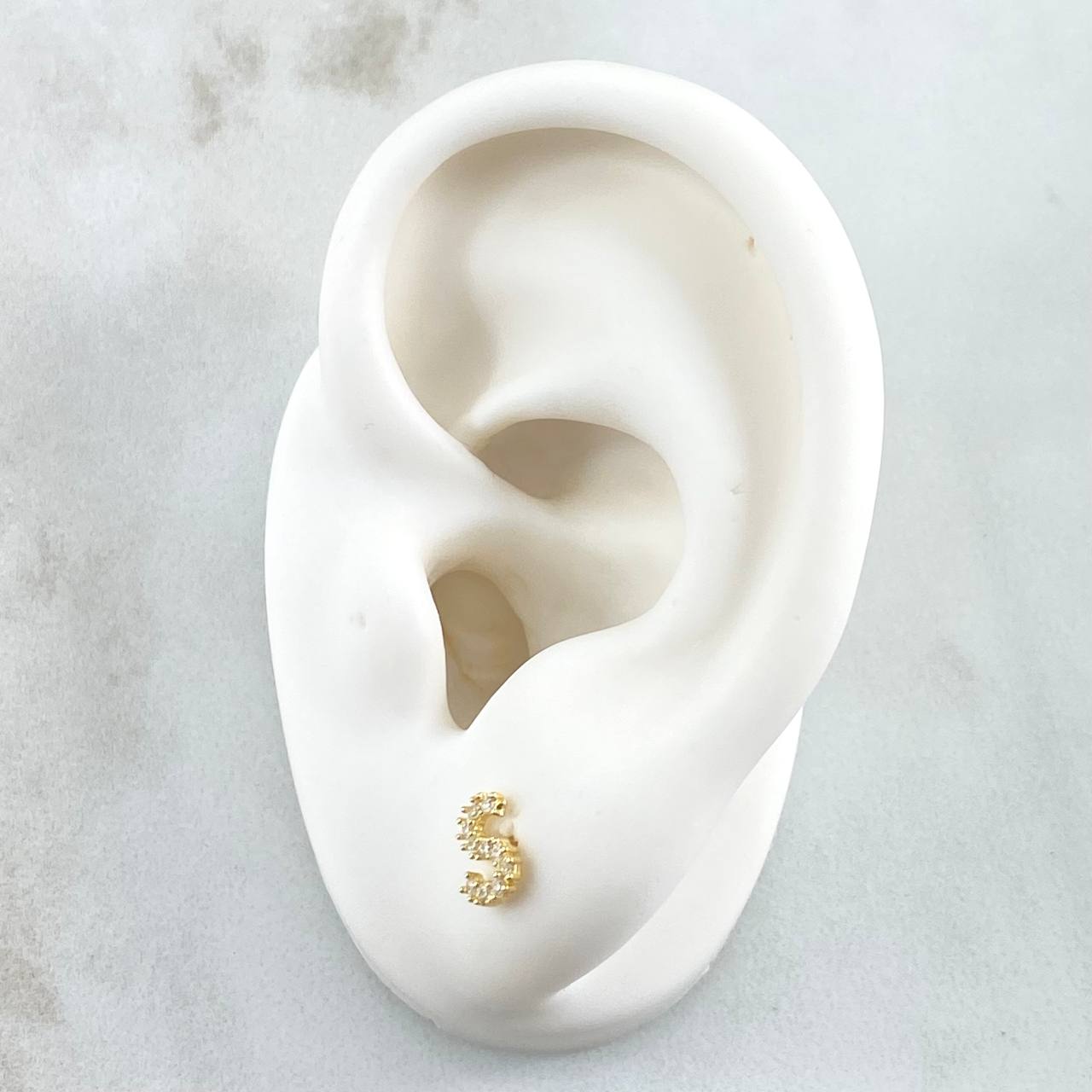 Topos Letra S 0.7gr / 6mm Circones Blancos Oro Amarillo 18K